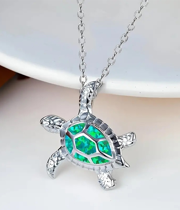 Sealife theme turtle necklace