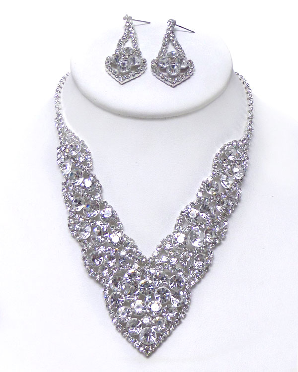 Multi shape crystals necklace