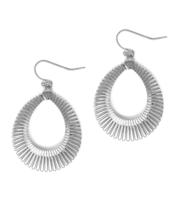 Metal teardrop earring