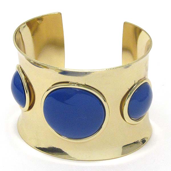 Puffy acrylic disk deco metal bangle bracelet