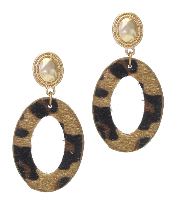 Animal print oval fur earring