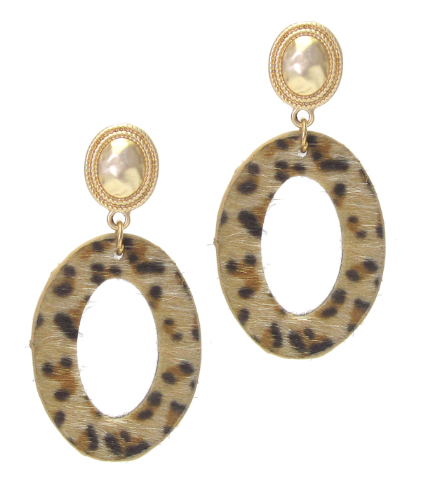 Animal print oval fur earring