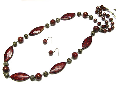 Arrowhead shape patina beads long necklace and earring set