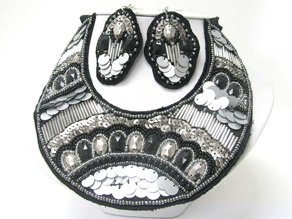 ACRYL AND SEQUINS DECO FABRIC ROUND BIB NECKLACE EARRING SET