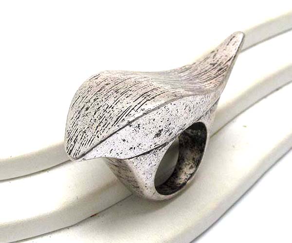 Architectural scratch metal ring