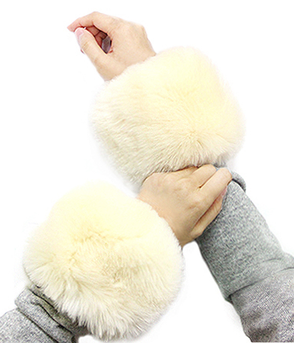 Puffy fur wrist band