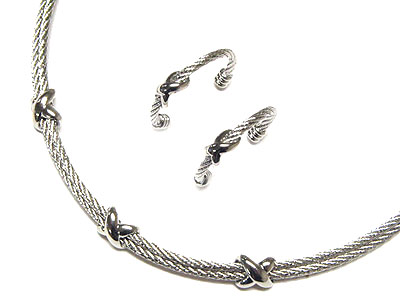 Double cable chain  and x shape necklace and earring set