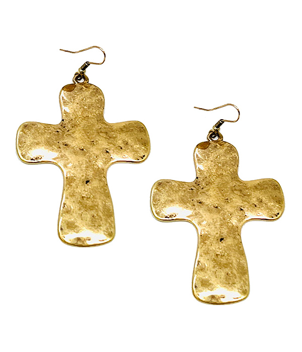 HAMMERED METAL CROSS EARRING