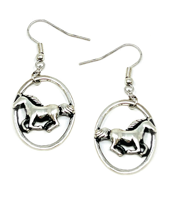 METAL HORSE EARRING