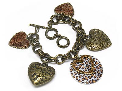 Animal skin pattern acryl disk and casting metal heart charms toggle bracelet