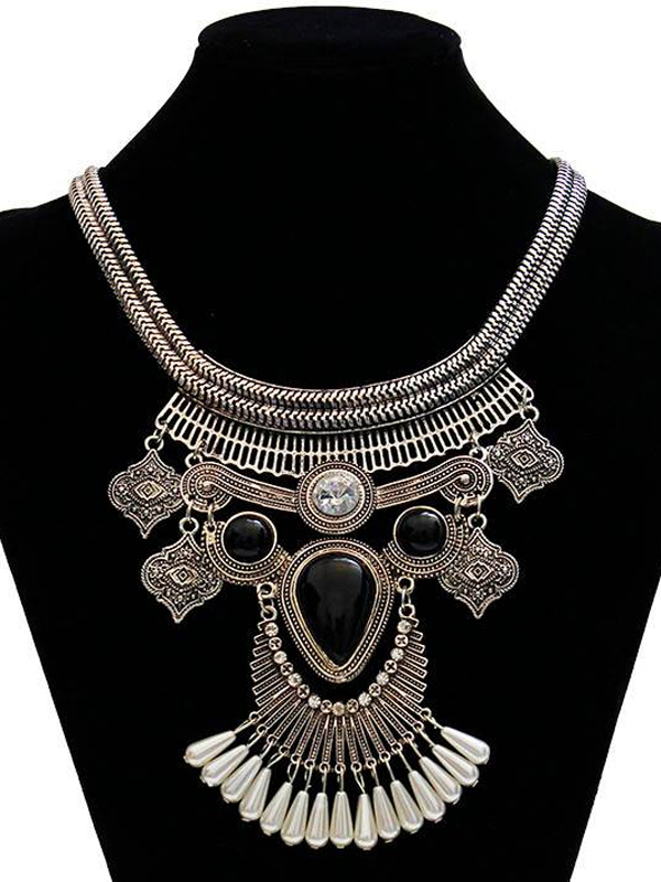 Baroque style chunky statement necklace