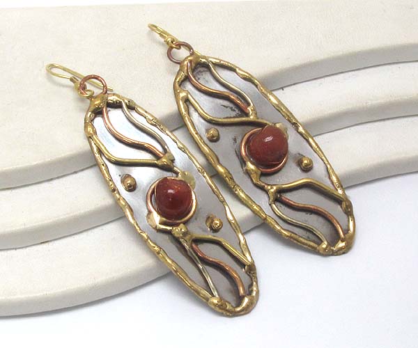 Hand made metal art oval drop earring - 100% brass