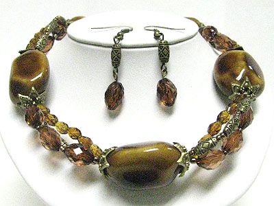 Bradied ceramic stone and glass stone neckalce set