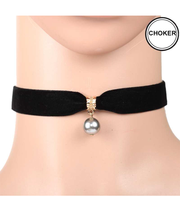 PEARL DANGLE VELVET CHOKER NECKLACE