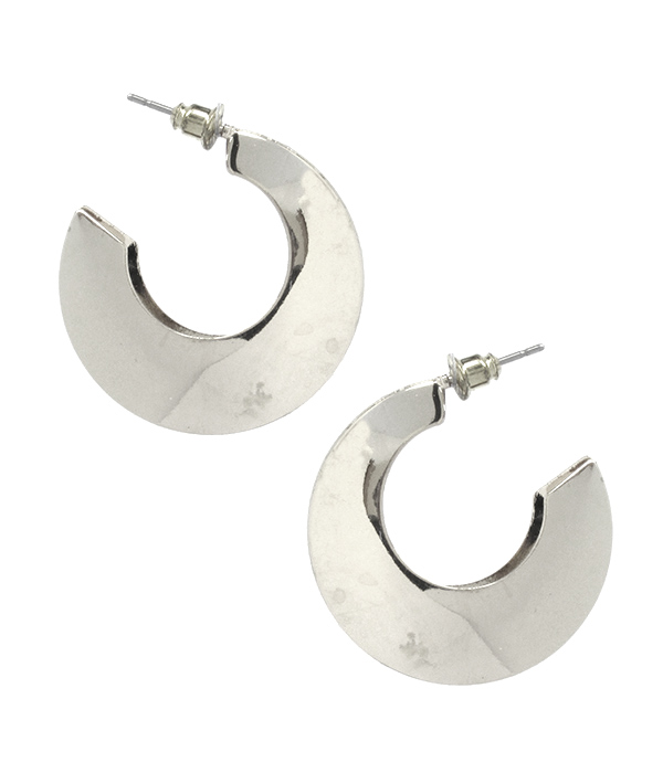 C HOOP METAL EARRING