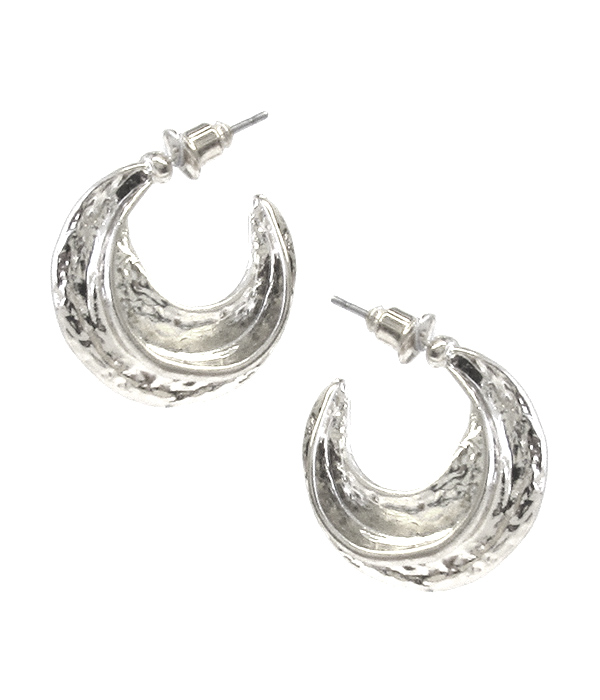 TEXTURED HOLLOW HOOP EARRING