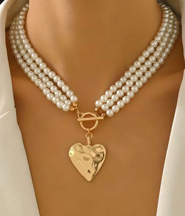 Heart and pearl chain toggle necklace