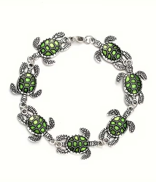 Turtle link bracelet