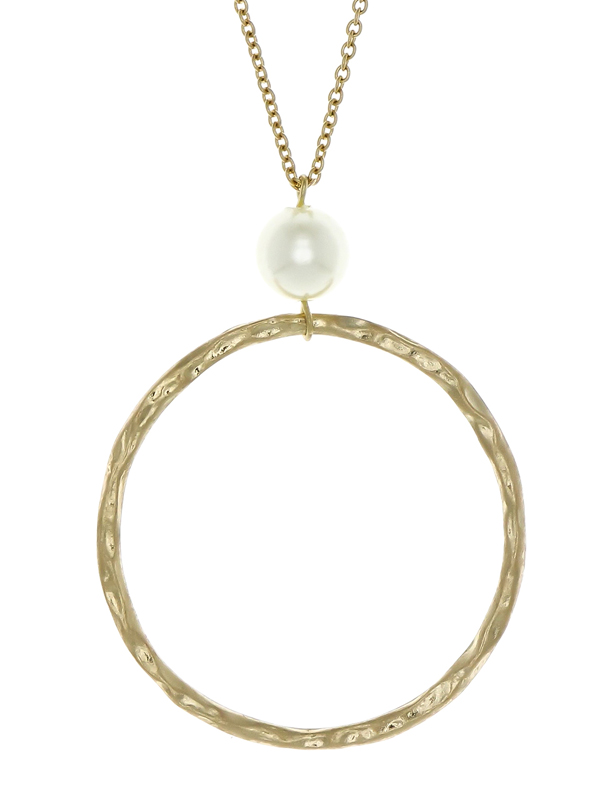 Hammered hoop and pearl long chain necklace