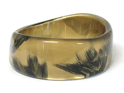 Art work waved acryl bangle