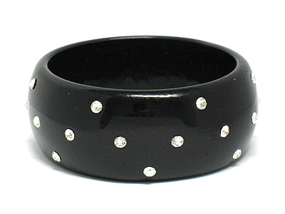Crystal stud wide acryl bangle