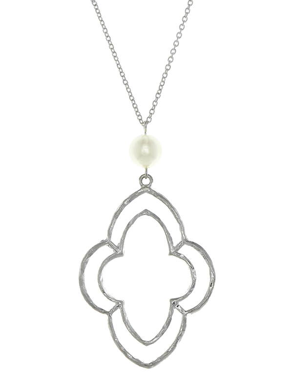 Hammered moroccan and pearl long chain necklace