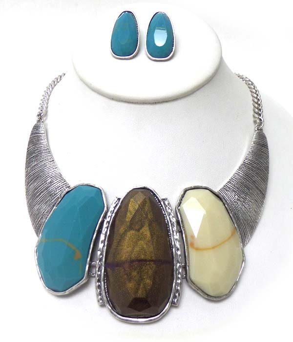 Metal burn silver with three large stones necklace set
