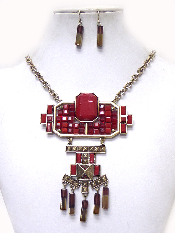 GEOMETRIC SHAPE ACRYL BEADS AND METAL ART NECKLACE SET