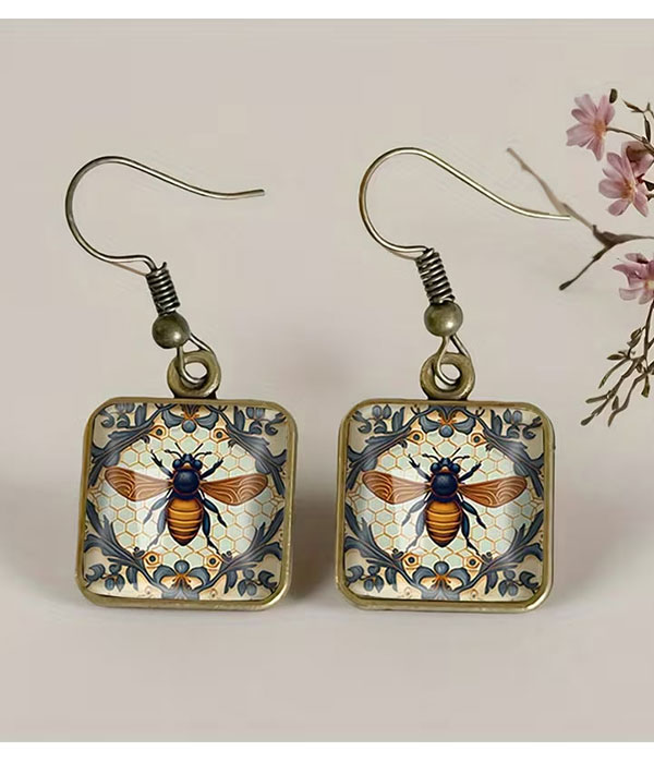 Retro bee earring