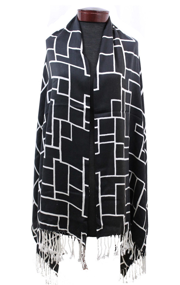 Line step pattern black and white shawl