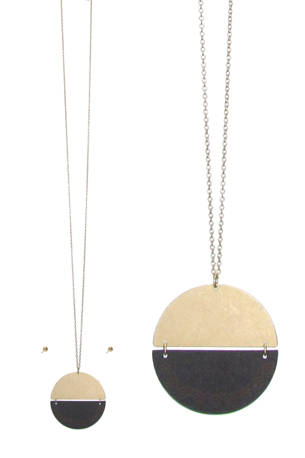 STAMPED LEATHER AND METAL DISC PENDANT LONG NECKLACE SET