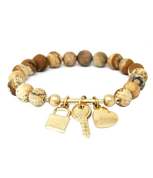 LOCK KEY AND HEART CHARM STRETCH BRACELET