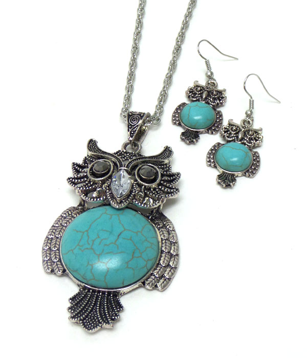Metal owl with turquoise stone necklace set