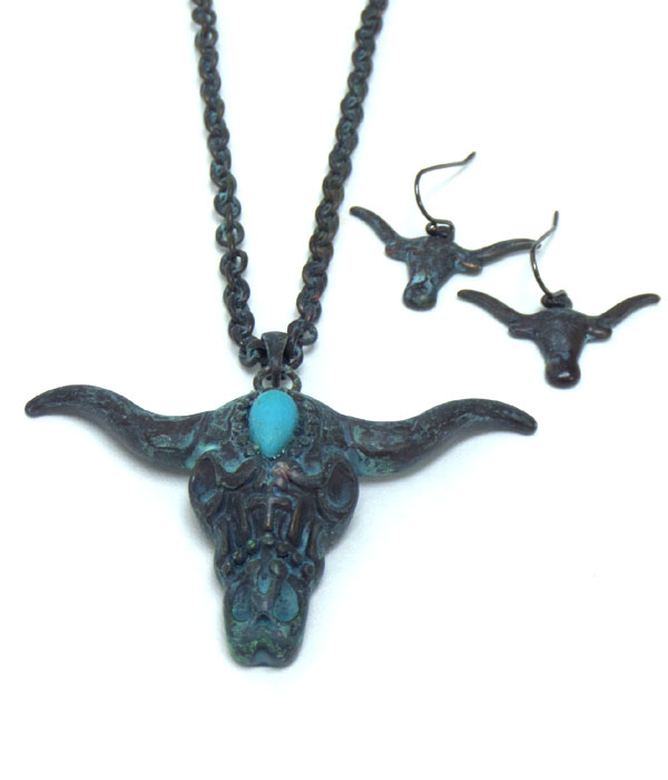 Bull with turquoises tone necklace set 
