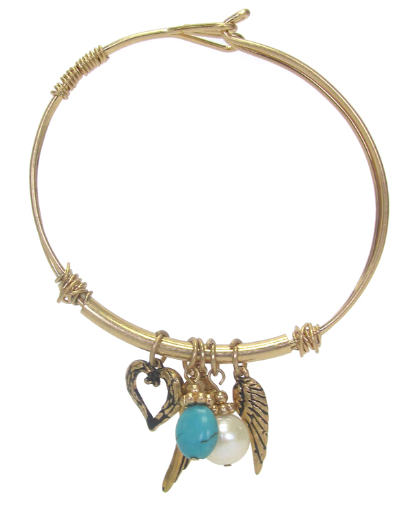 Wing theme charm wire bracelet