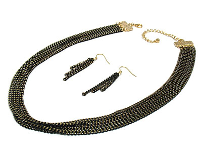 Five colored metal chain necklace set