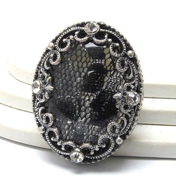 Snake skin oval stone and crystal deco stretch ring