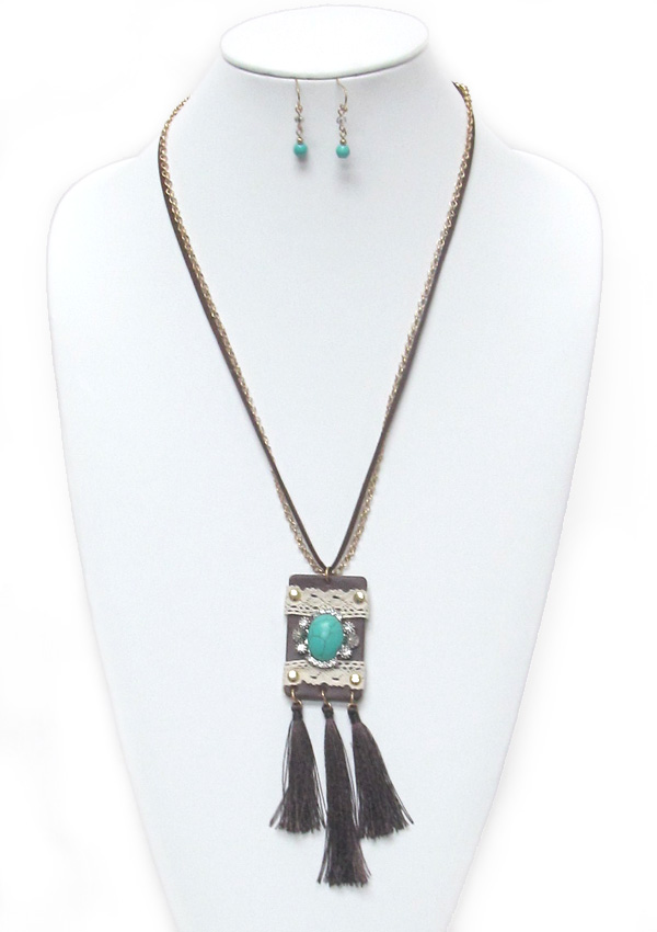 Boho style chain and suede tassel necklace set