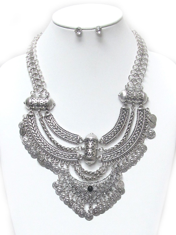 Textured metal baroque style necklace set  