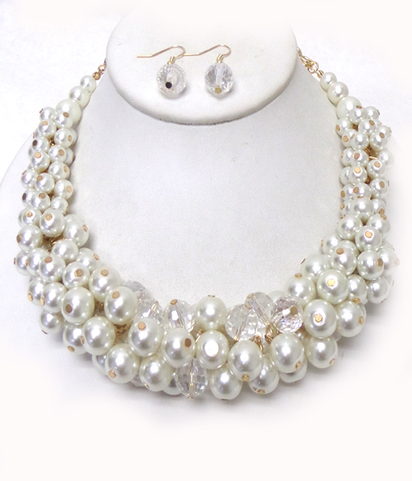 Chunky multi pearl necklace set