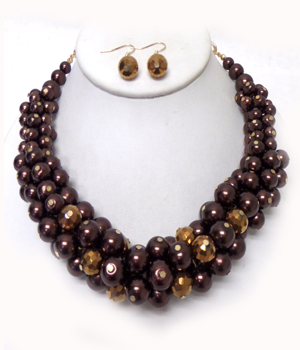 Chunky multi pearl necklace set