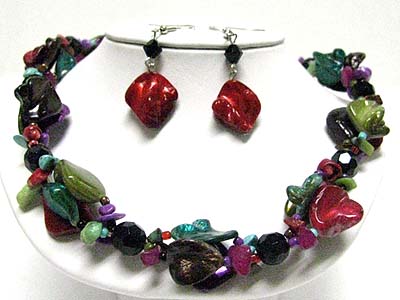 Colored natural shell and chip stone link necklace set