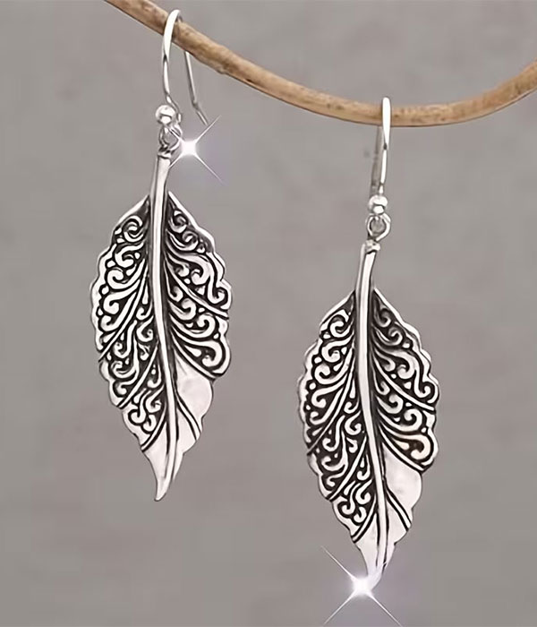 Metal leaf earring
