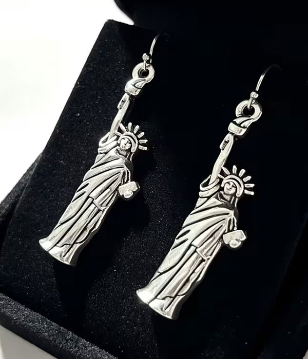Statue of liberty earring