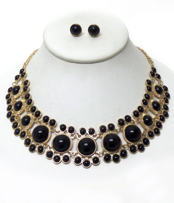 Linked multi size pearl necklace set 