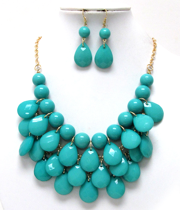 Designer style multi balls and  multi conetted facet cut acrylic puffy teardrop chain necklace earring set
