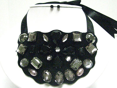 Glass stone deco leather choker necklace set
