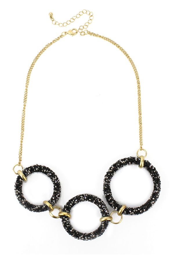 Glittering ring link necklace
