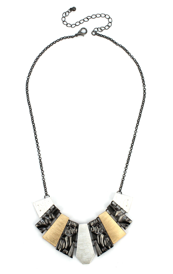 TEXTURED METAL BAR NECKLACE