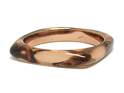 Lucite transparent bangle - nude fashion trend